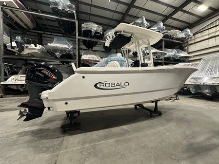 Robalo R230-CENTER-CONSOLE image