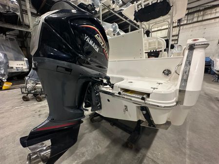 Robalo R230-CENTER-CONSOLE image