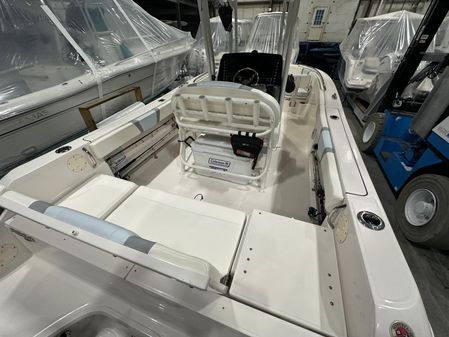 Robalo R230-CENTER-CONSOLE image