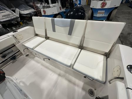 Robalo R230-CENTER-CONSOLE image