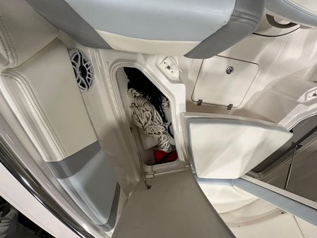 Robalo R230-CENTER-CONSOLE image