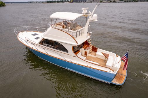 Hinckley Talaria 43 Flybridge image