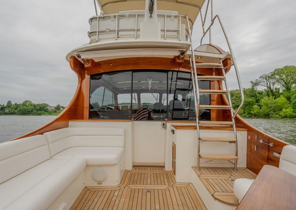 Hinckley Talaria 43 Flybridge image