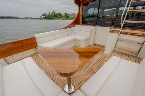 Hinckley Talaria 43 Flybridge image