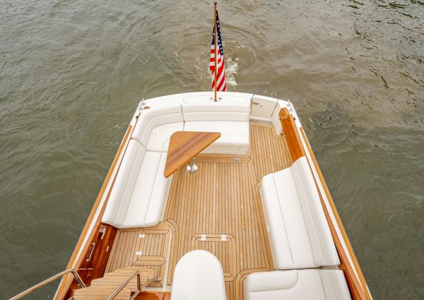 Hinckley Talaria 43 Flybridge image