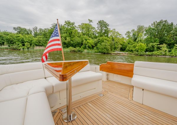 Hinckley Talaria 43 Flybridge image