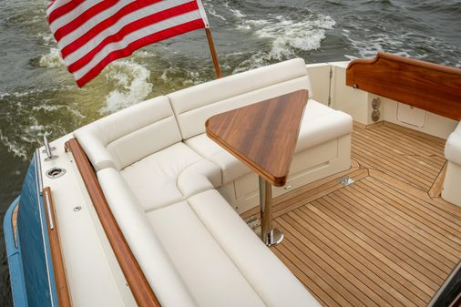 Hinckley Talaria 43 Flybridge image