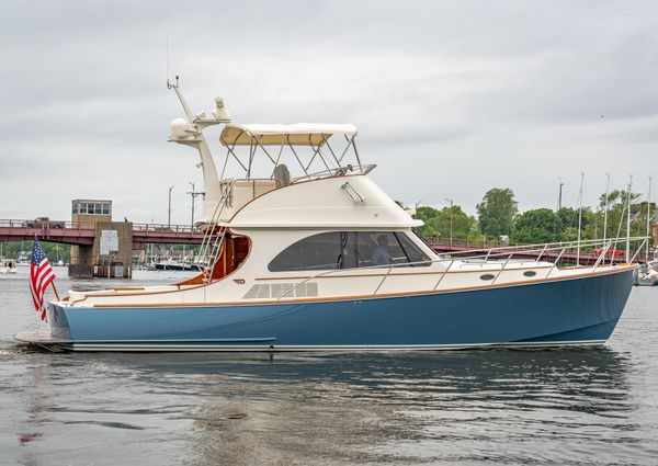 Hinckley Talaria 43 Flybridge image