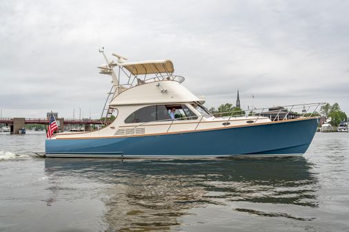 Hinckley Talaria 43 Flybridge image