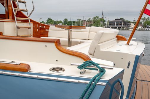 Hinckley Talaria 43 Flybridge image