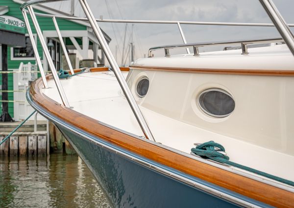 Hinckley Talaria 43 Flybridge image