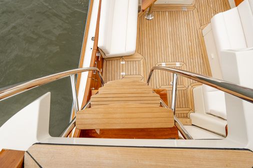 Hinckley Talaria 43 Flybridge image