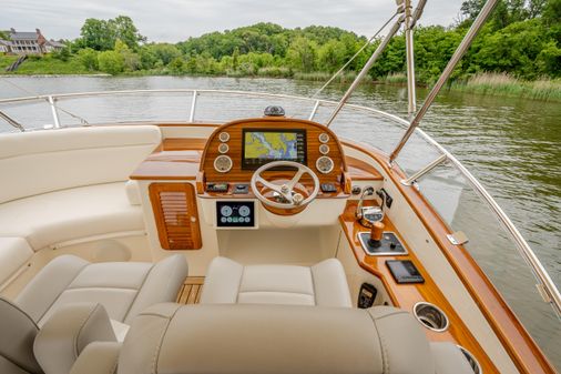 Hinckley Talaria 43 Flybridge image