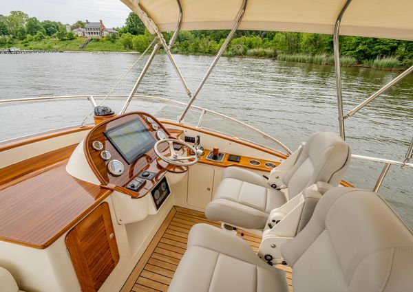 Hinckley Talaria 43 Flybridge image