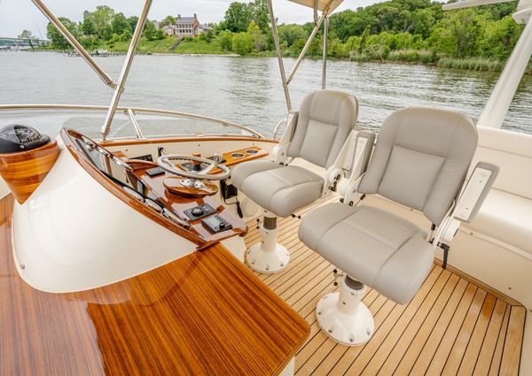 Hinckley Talaria 43 Flybridge image