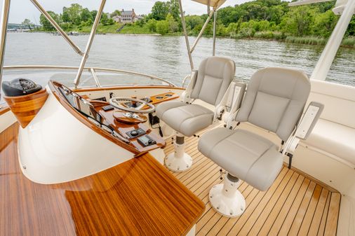 Hinckley Talaria 43 Flybridge image