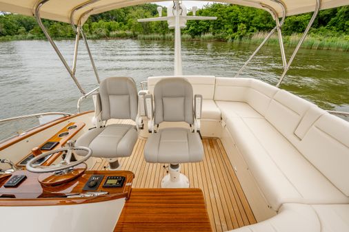 Hinckley Talaria 43 Flybridge image