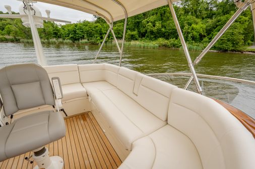 Hinckley Talaria 43 Flybridge image