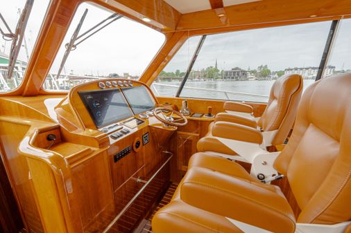 Hinckley Talaria 43 Flybridge image