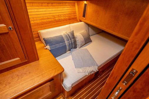 Hinckley Talaria 43 Flybridge image