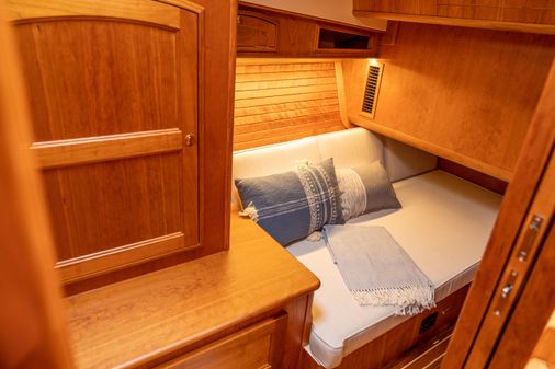 Hinckley Talaria 43 Flybridge image