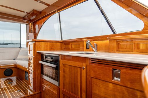 Hinckley Talaria 43 Flybridge image