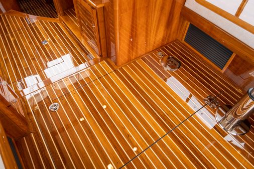 Hinckley Talaria 43 Flybridge image