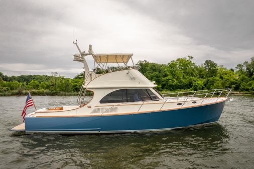 Hinckley Talaria 43 Flybridge image