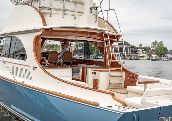 Hinckley Talaria 43 Flybridge image