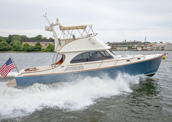 Hinckley Talaria 43 Flybridge image