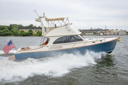 Hinckley Talaria 43 Flybridge image