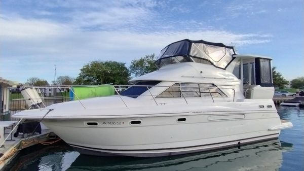 Cruisers Yachts 3750 Motoryacht