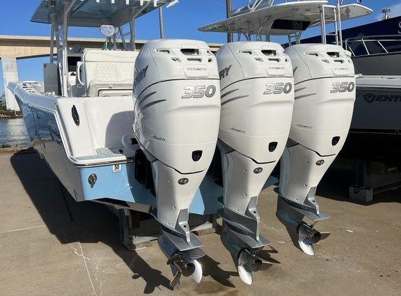 Invincible 36' OPEN FISHERMAN image