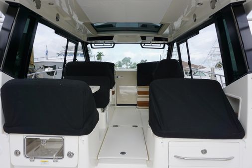 Boston Whaler 405 Conquest image