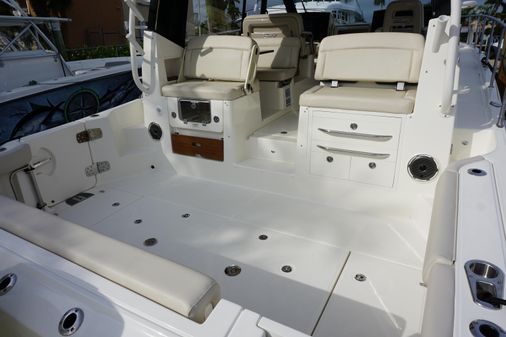 Boston Whaler 405 Conquest image