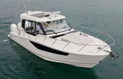 Boston Whaler 405 Conquest image