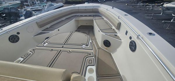 Cobia 344-CENTER-CONSOLE image