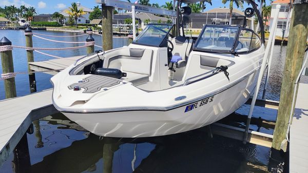 Yamaha Boats AR240 