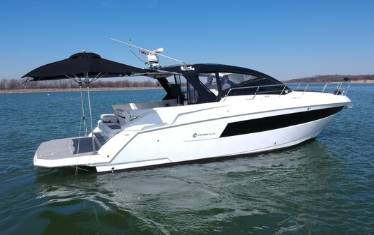 Cruisers Yachts 390 Sport Coupe image