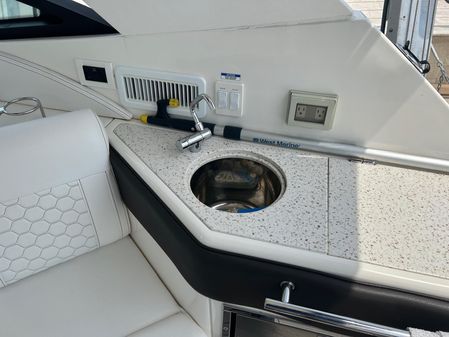 Sea Ray 320 Sundancer image