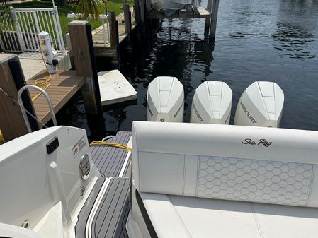 Sea Ray 320 Sundancer image