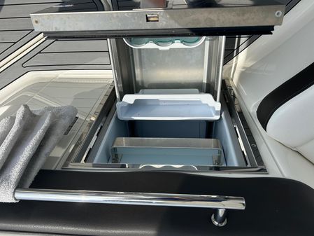 Sea Ray 320 Sundancer image