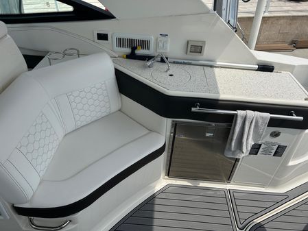 Sea Ray 320 Sundancer image