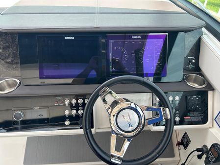 Sea Ray 320 Sundancer image