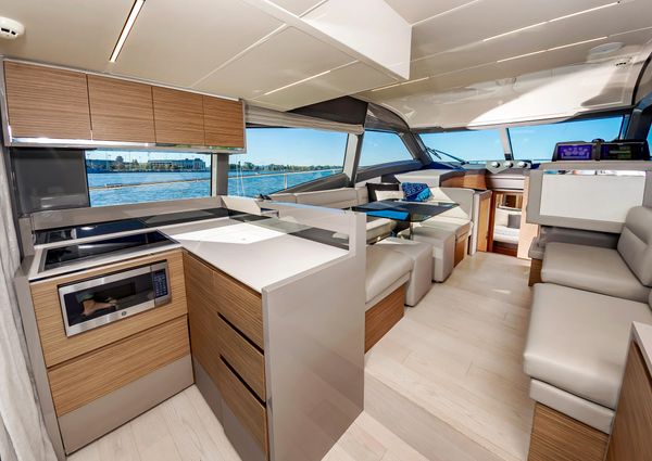 Ferretti Yachts 450 image