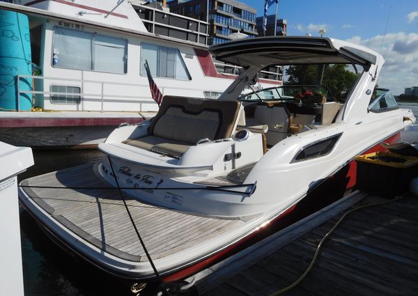 Sea Ray 350 SLX image