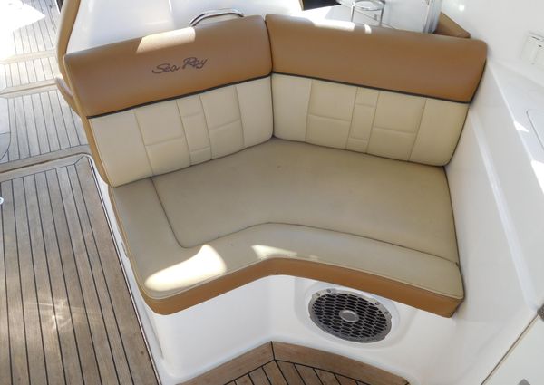 Sea Ray 350 SLX image