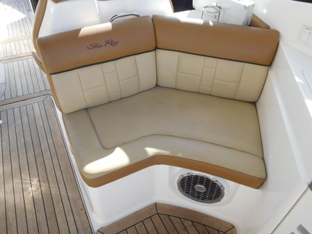 Sea Ray 350 SLX image