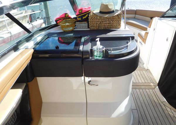 Sea Ray 350 SLX image