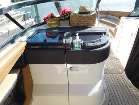 Sea Ray 350 SLX image